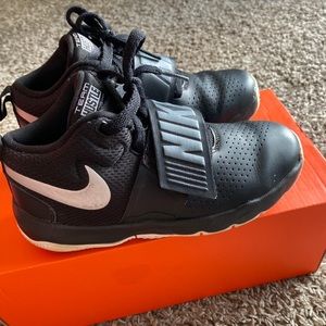 Nike Team Hustle D 8 (PS)